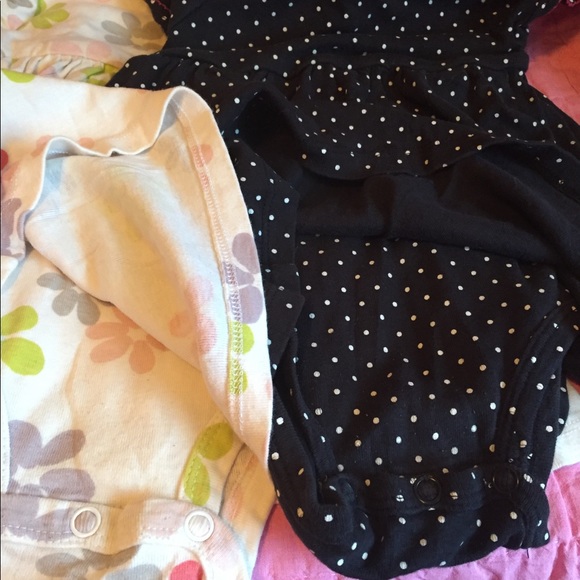 Carters dress/onsies - Picture 2 of 5